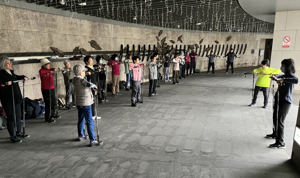 北歐式健走與肌力運動