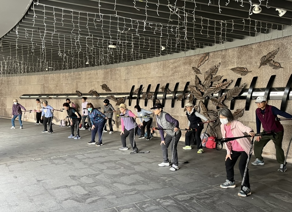 北歐式健走與肌力運動