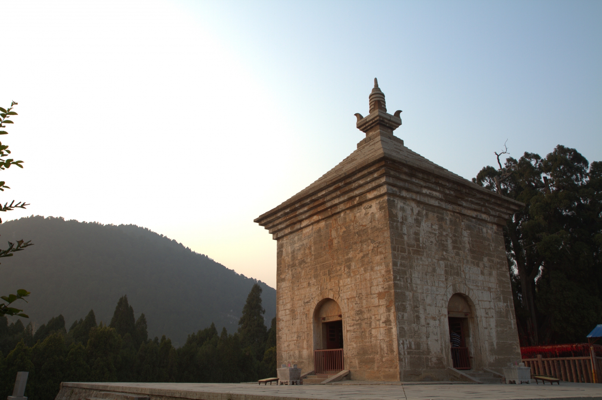 佛教寺院與石窟之美