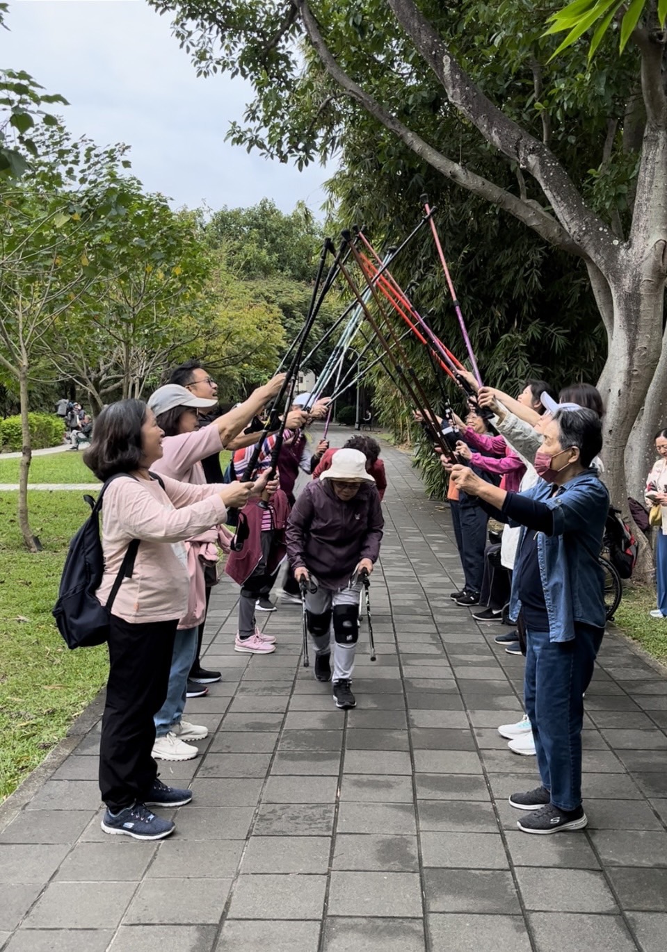 北歐式健走與肌力運動