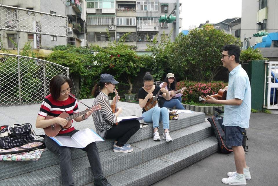 烏克麗麗浪漫撥弦